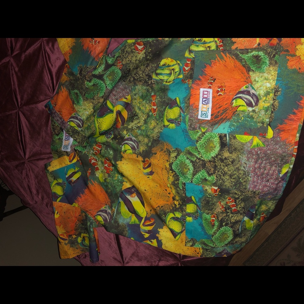 Fish coral scrub top